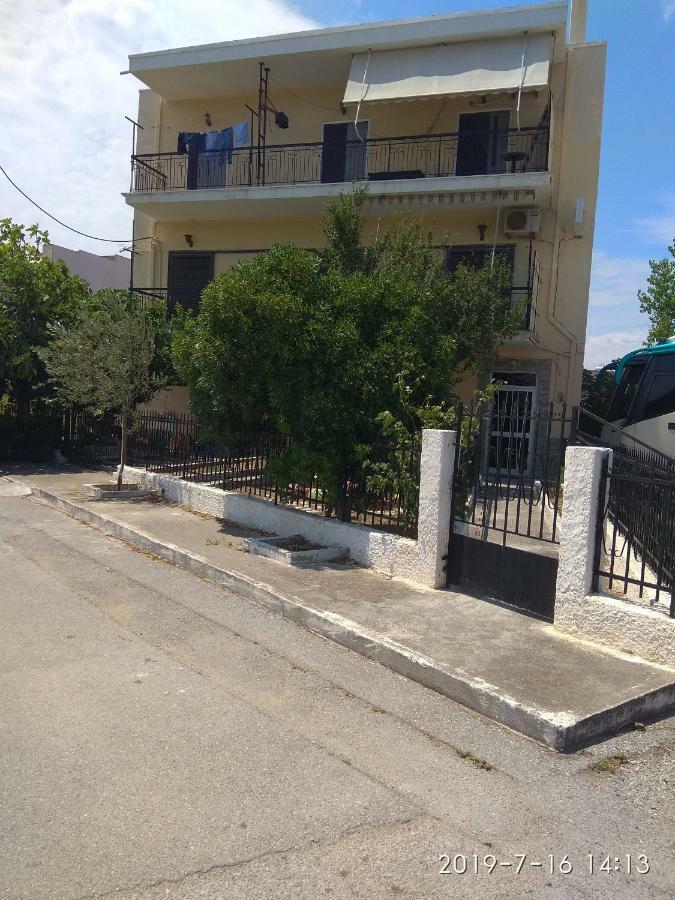 Krokos House อลิเวรี ภายนอก รูปภาพ